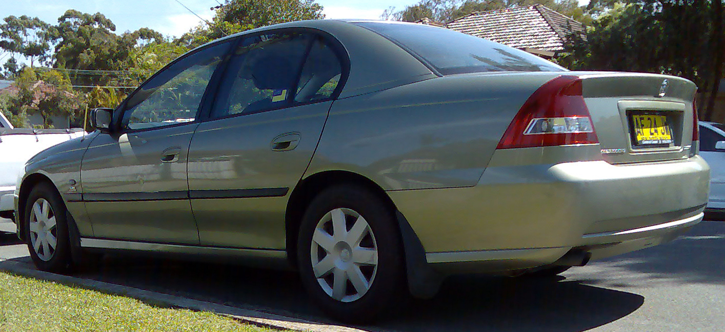 Dossier: 2004-2006 Holden VZ Commodore Executive sedan 01.jpg