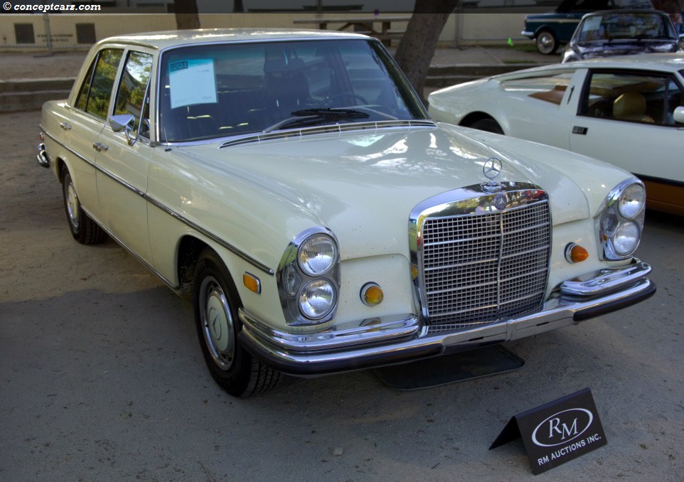 1969 Mercedes-Benz 280 SE ventes aux enchères et données.