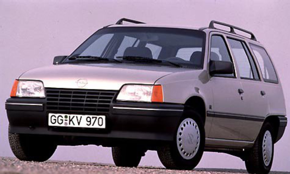 Opel Kadett GL Caravan. Voir Télécharger le fond d'écran. 475x285. Commentaire