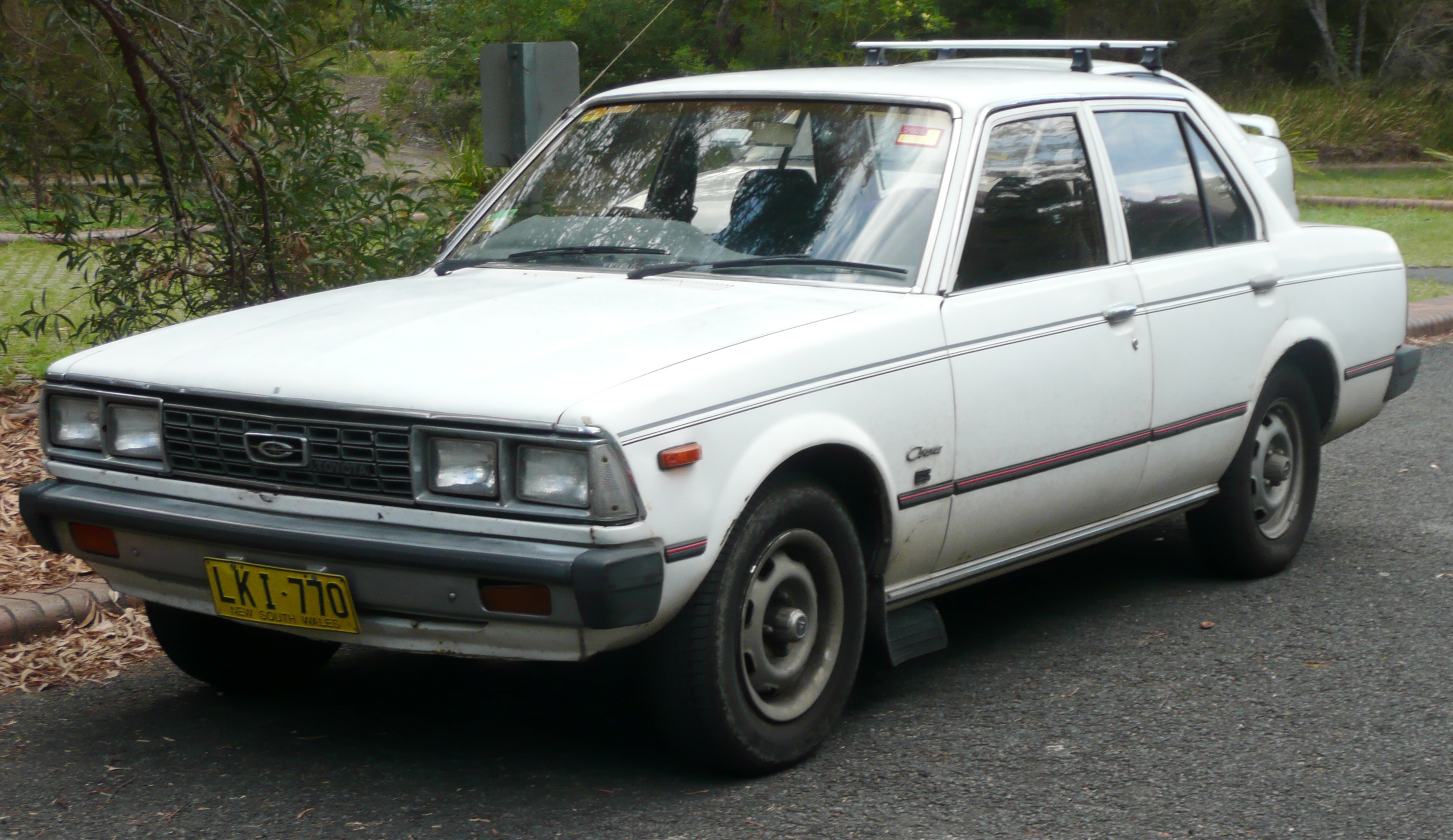 Le modèle Toyota Corona commence en 1957 au Japon. La fin de la marque est 2001.