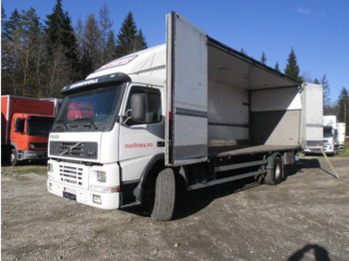Volvo FM7 4x2, Euro2, Full side opening closed box truck : Picture 1