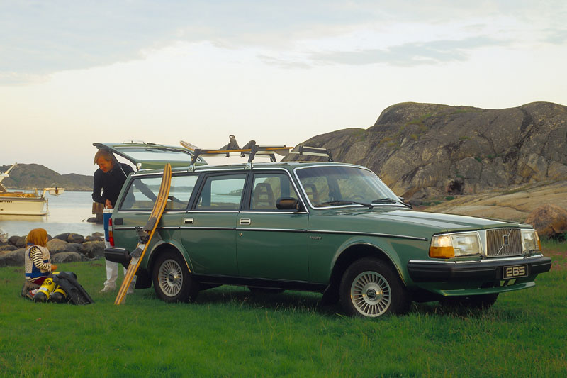 Sur cette page, nous vous présentons la galerie de photos la plus réussie de Volvo 265GL