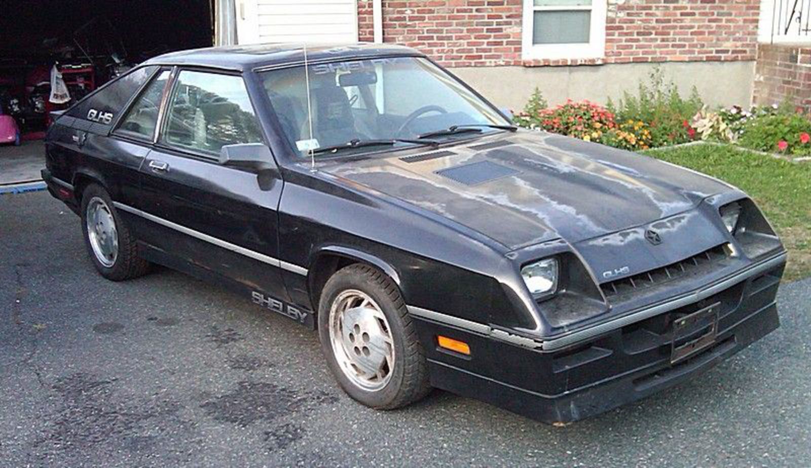 J'ai une Dodge Shelby Charger GLHS # 266 de 1987 à vendre,