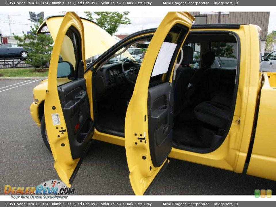2005 Dodge Ram 1500 SLT Rumble Bee Quad Cab 4x4 Jaune Solaire / Ardoise Foncée