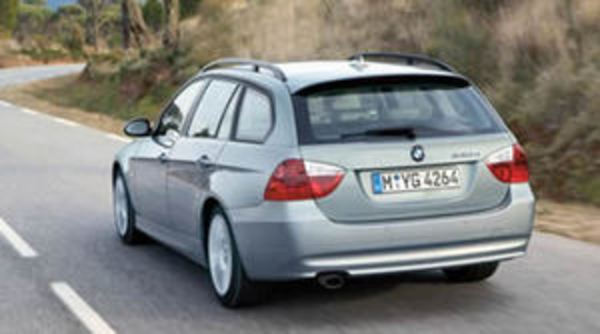 2005 BMW 320i Touring Essais et examens automatiques sur route - Le.