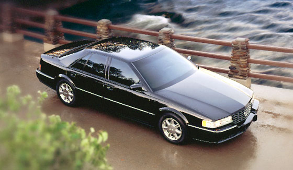 Bien que l'édition 1997 de la berline Cadillac Seville Touring (STS) ait l'air