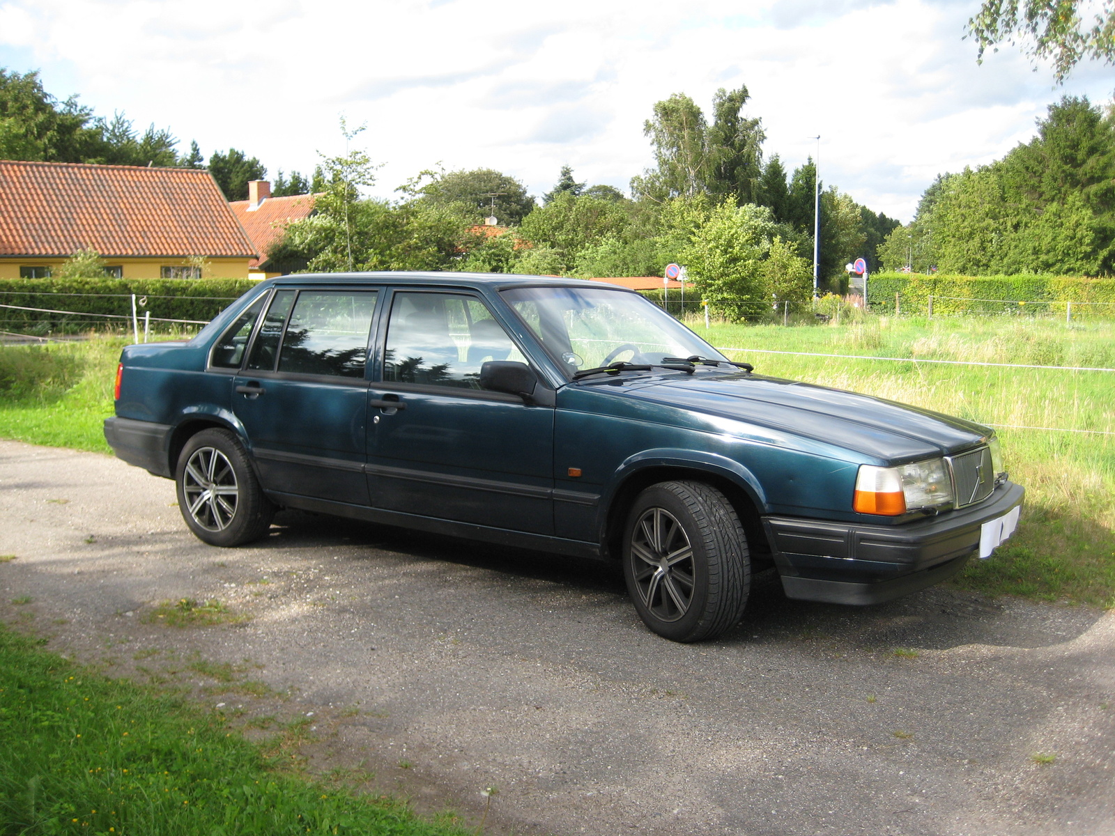 La Volvo 940 de 1994 est fabriquée par Volvo. Cette voiture a été présentée pour la première fois