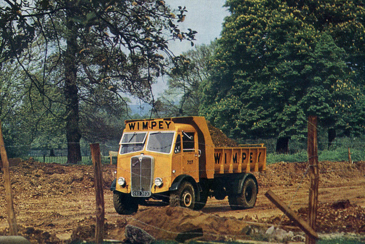 Camion à benne basculante AEC Monarch Mk III / Flickr - Partage de photos!