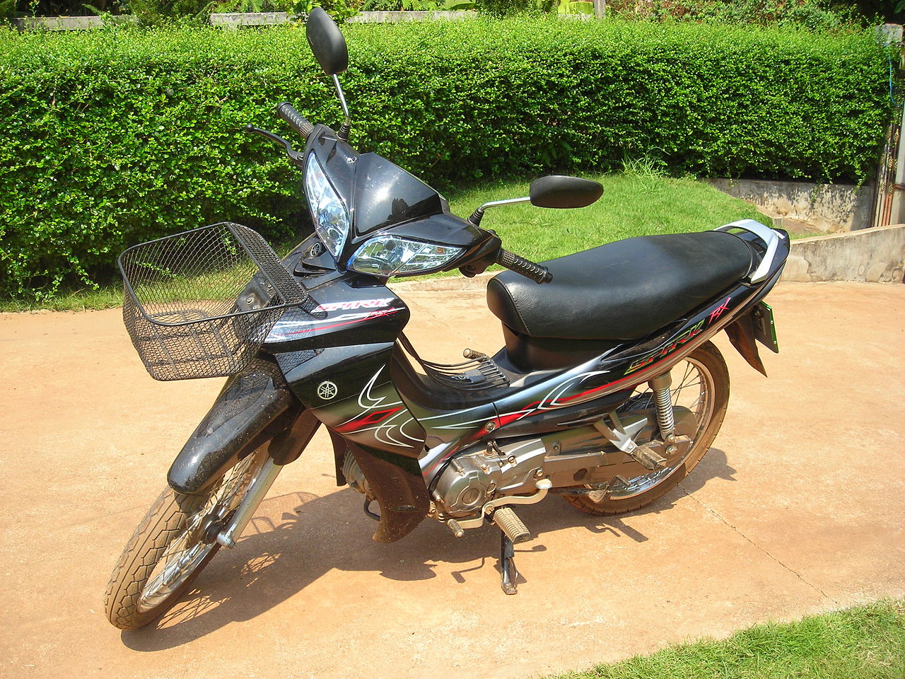 Fichier: Yamaha Spark RX Aero Sport - Thaïlande.JPG - Wikimedia Commons