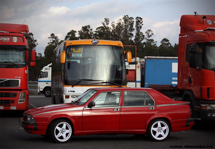 Alfa Romeo 75 Turbo / Flickr - Partage de photos!