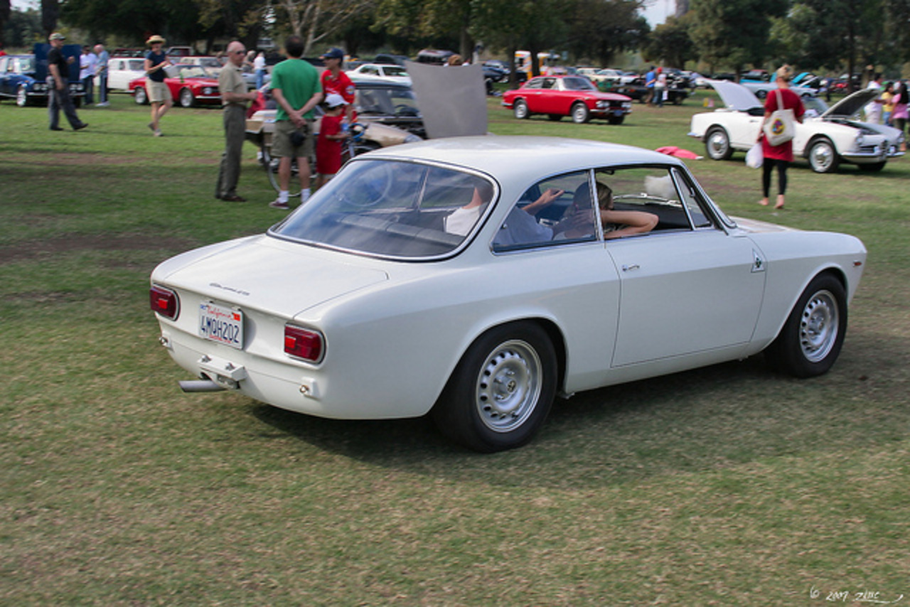 Alfa Romeo Giulia GTA 1967 - blanc - rvr / Flickr - Partage de photos!