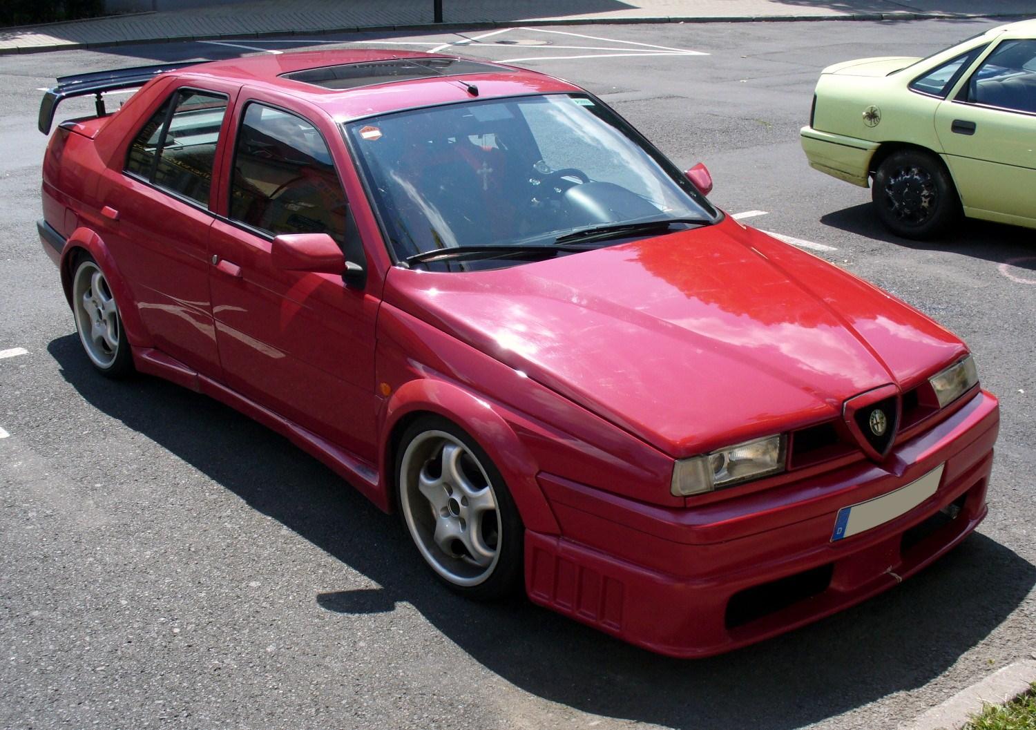 Dossier: Alfa Romeo 155 rot.JPG - Wikimedia Commons