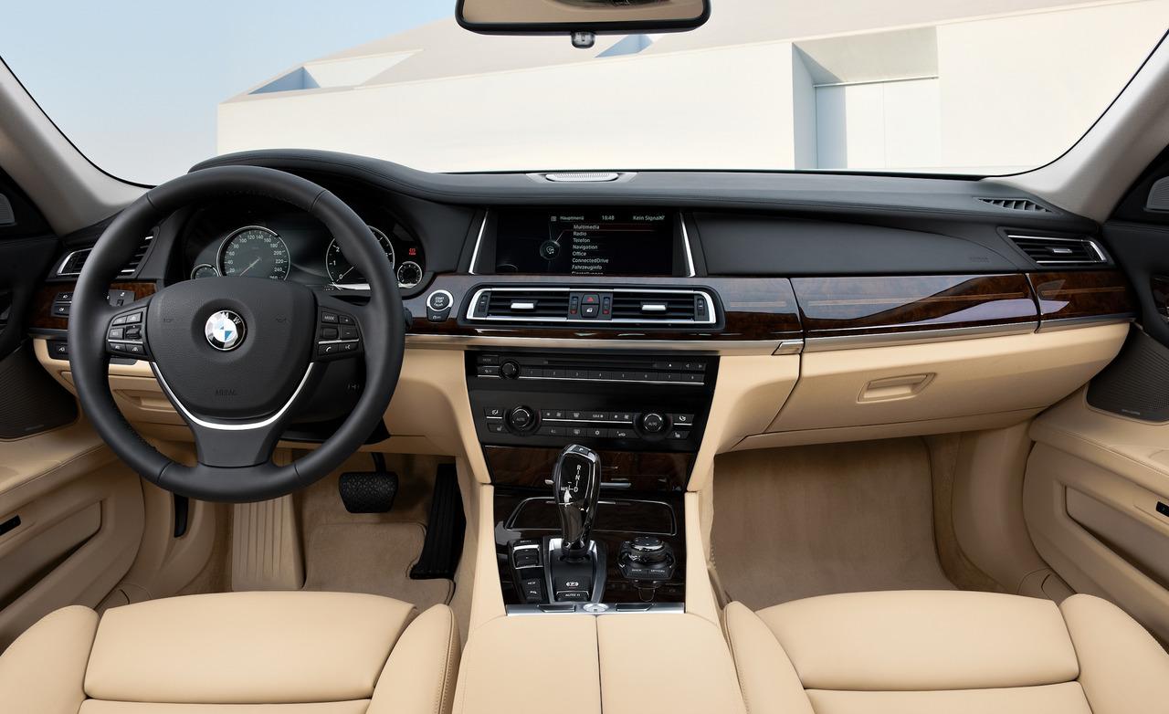 Photo de l'intérieur de la BMW 750Li 2013