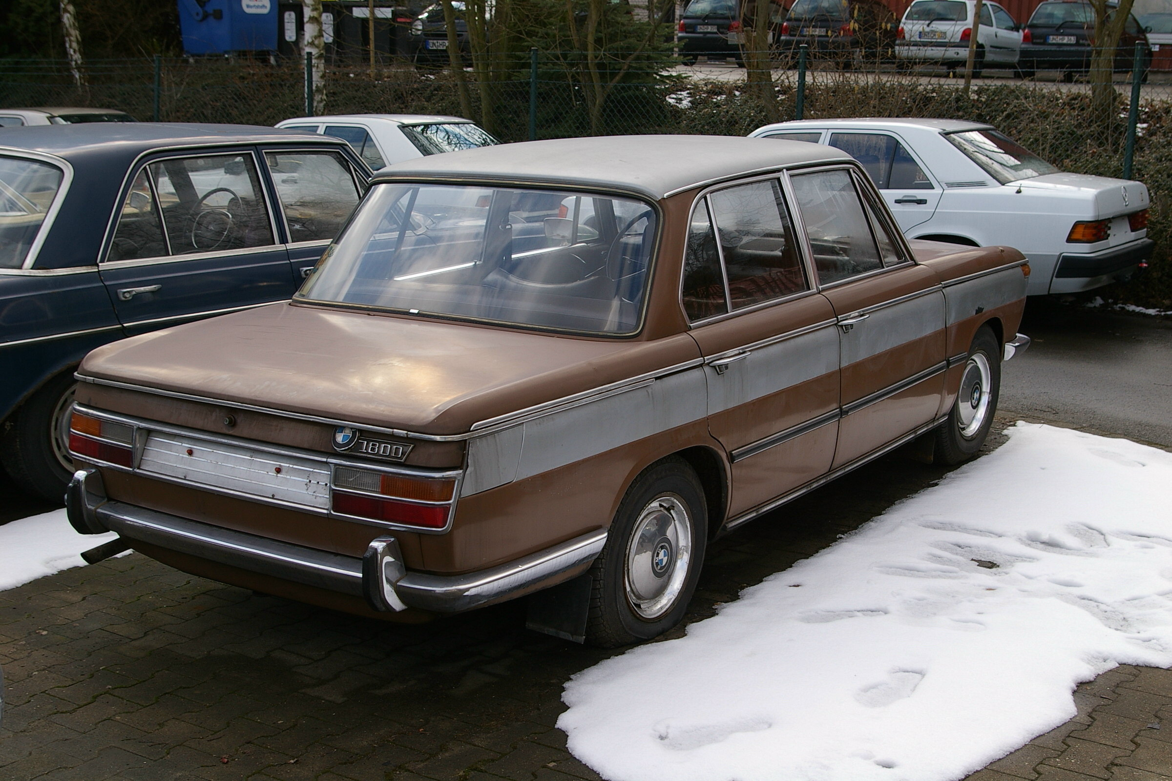 Dossier : BMW-1800.jpg - Wikimedia Commons