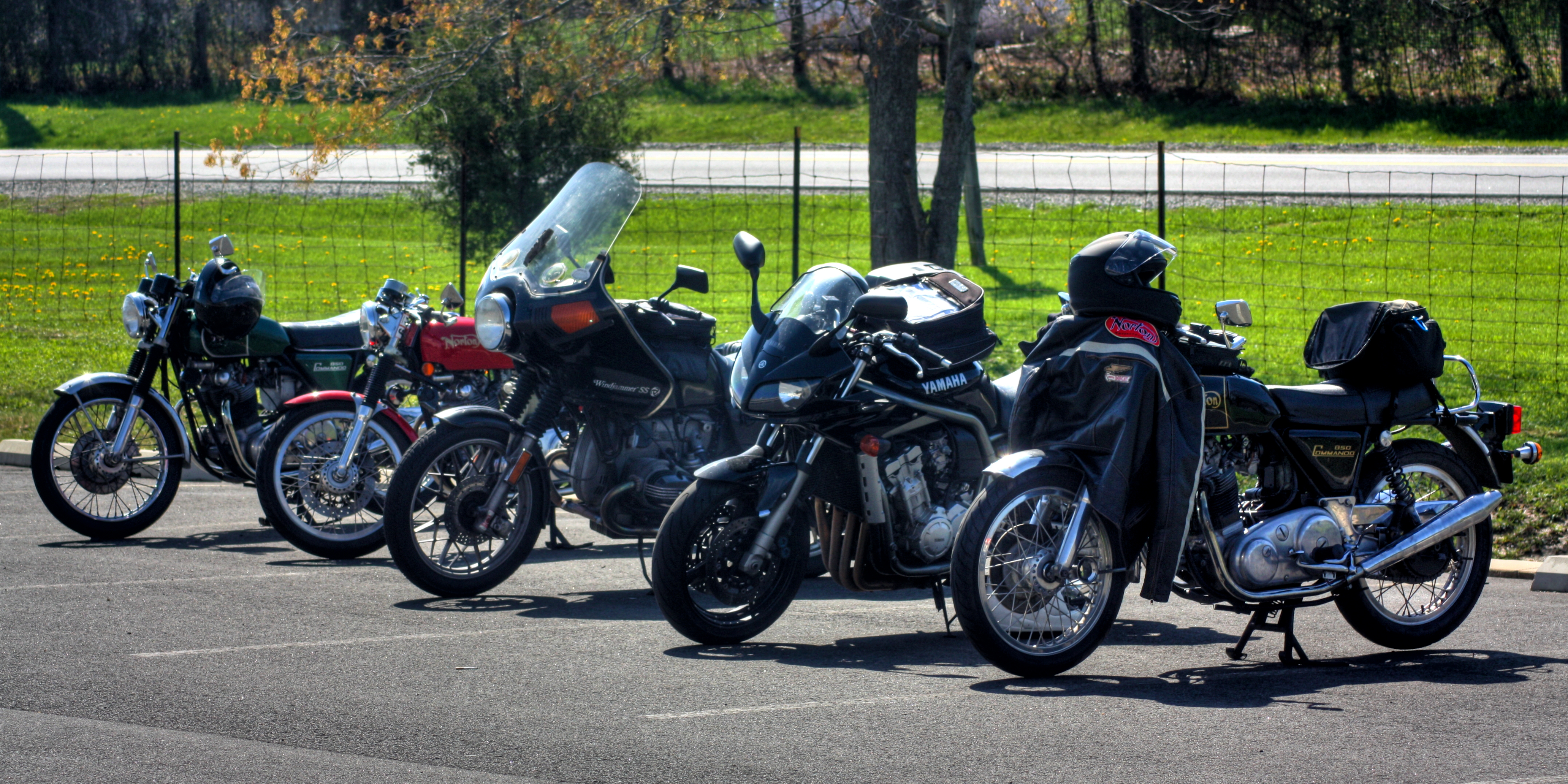 Motos Anciennes exposées au PVR 2011 Road Ride / Flickr...