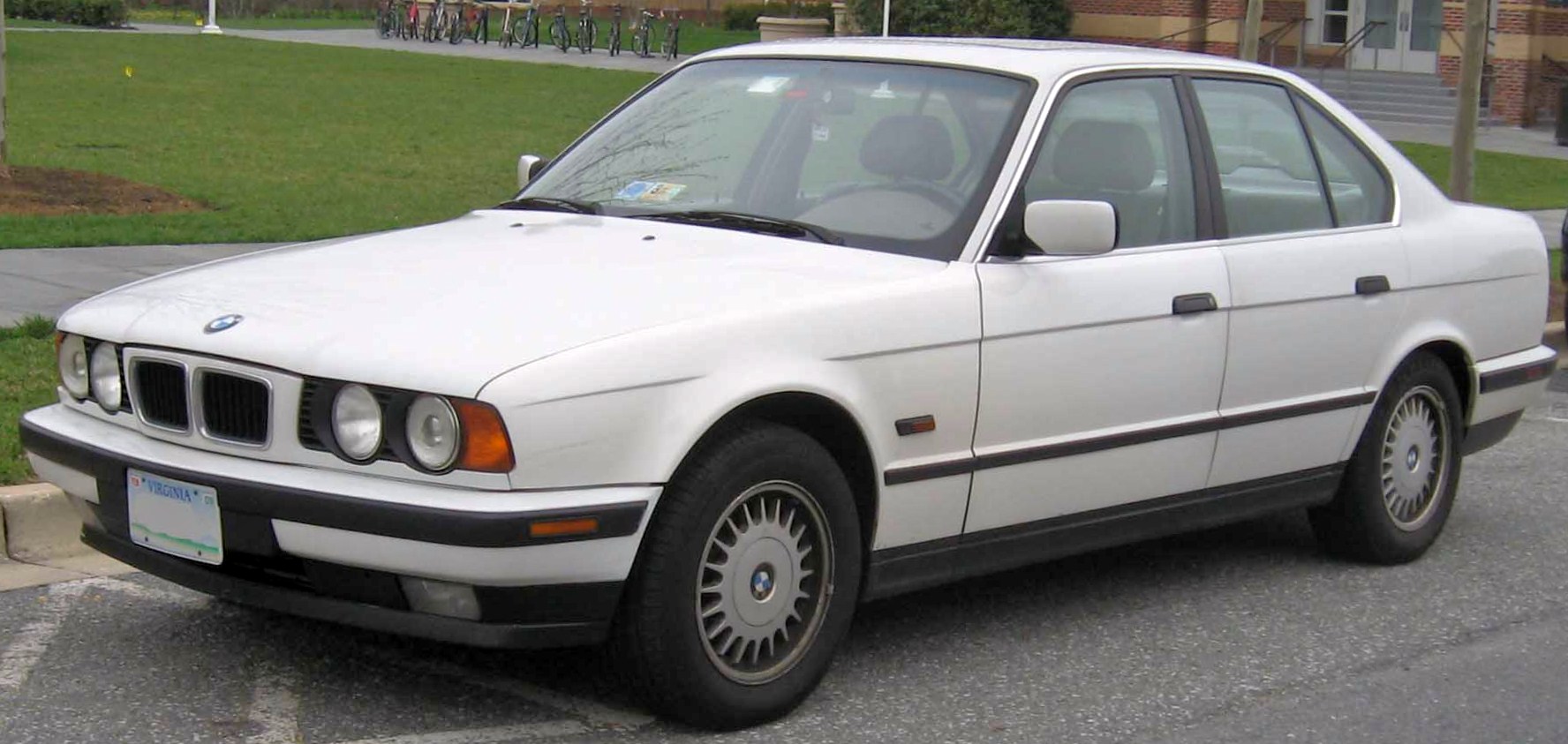 Dossier : BMW 525i.jpg - Wikimedia Commons