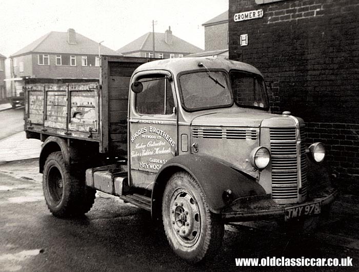 Un camion de la série Bedford O de 2/3 tonnes vu en 1959.