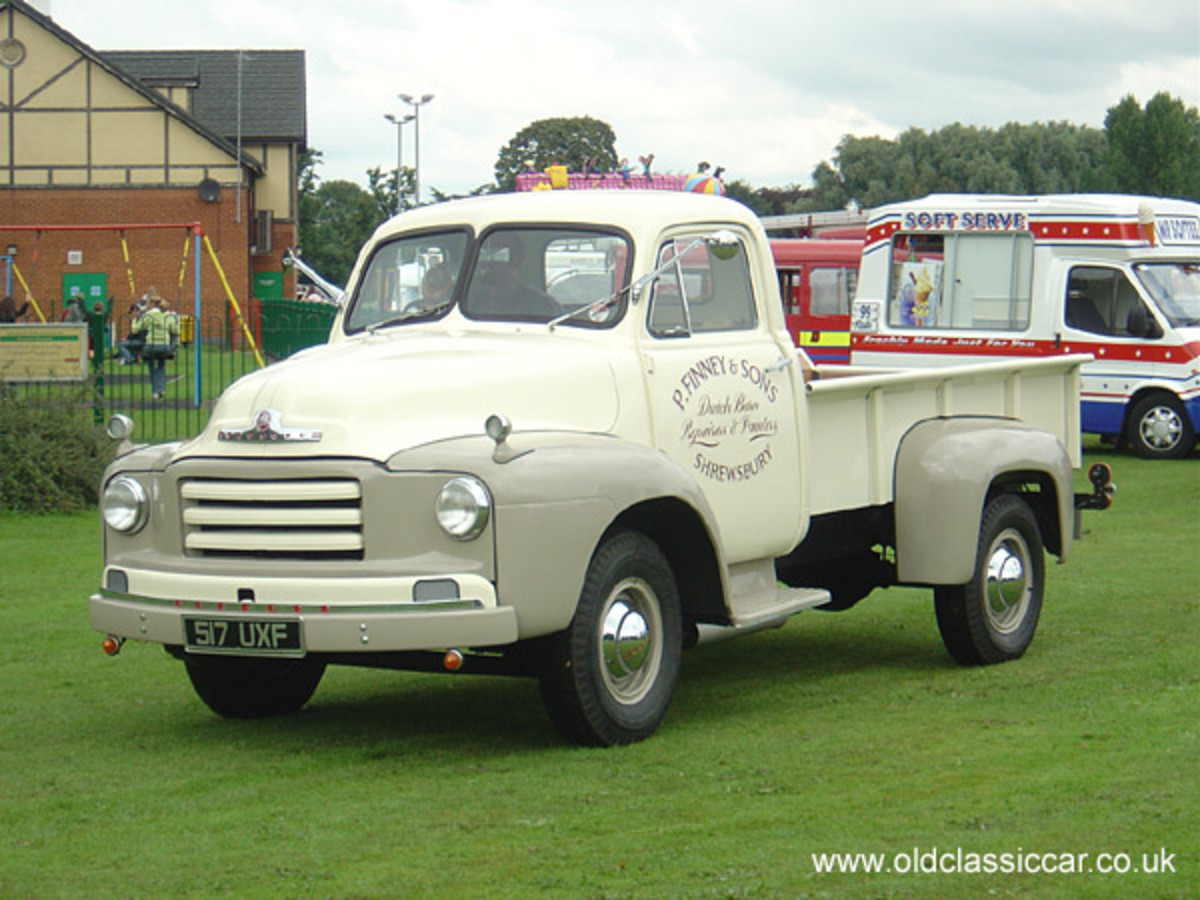 Classique Bedford J-Type - Festival des transports de Nantwich - l'un des 93...