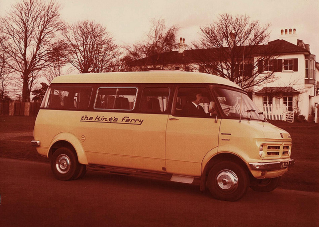 MYC 502L Bedford CFL Dormobile 1972 / Flickr - Partage de photos!