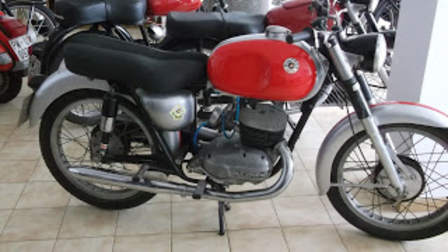 Moto Bultaco Tralla 101 (couleur gris y rojo) 125 c.c. / Venta...