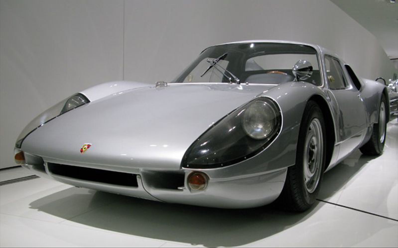 112_0901_19z + musée porsche_ + 1964_porsche_904_carrera_gts.jpg