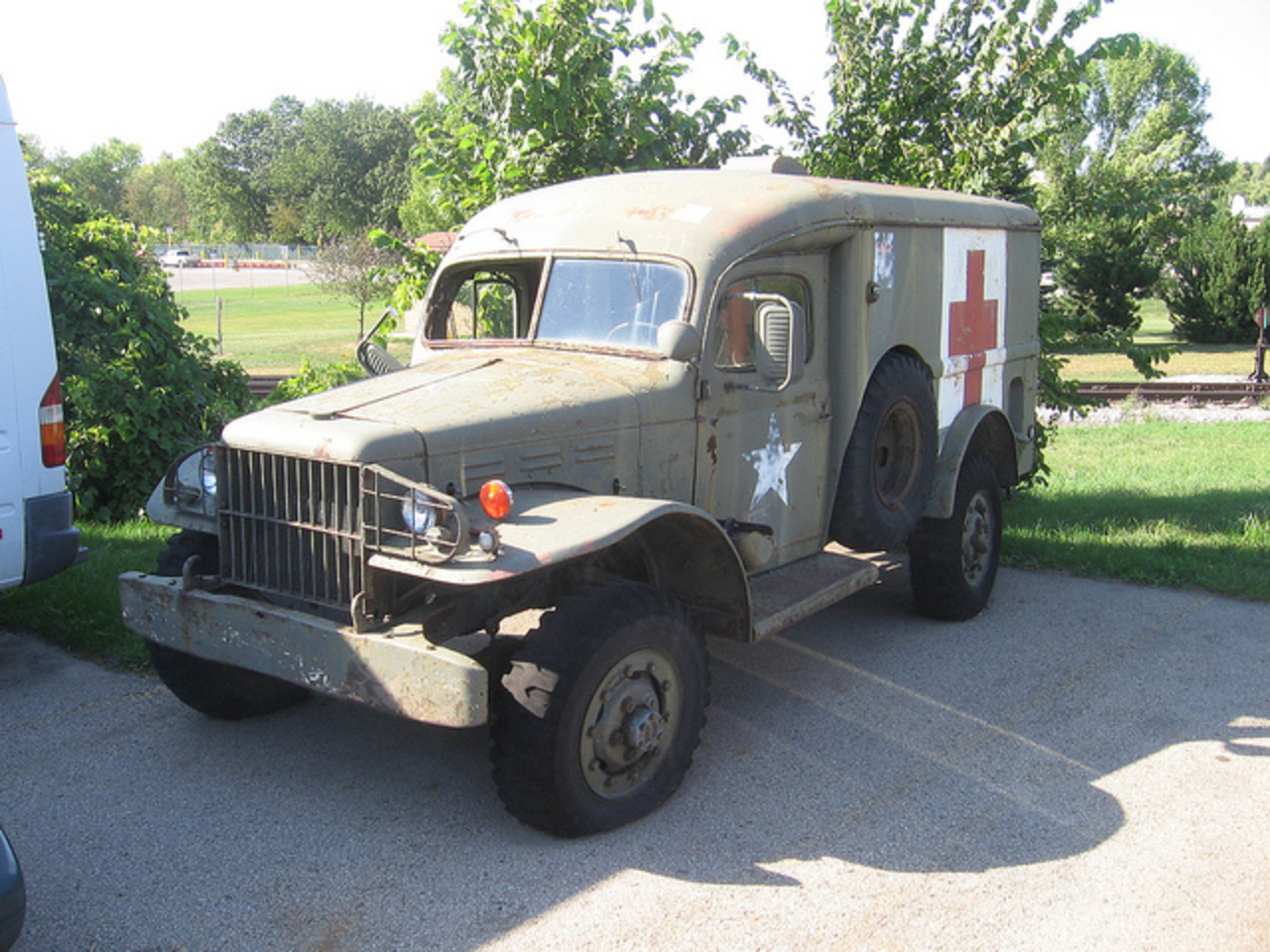 Flickr: Le pool Dodge Power Wagon et Camions Militaires