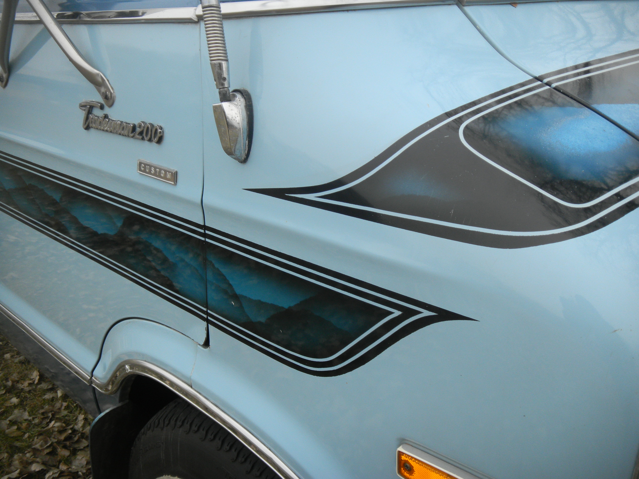 1977 Dodge Tradesman 200 custom maxivan. / Flickr - Partage de photos!