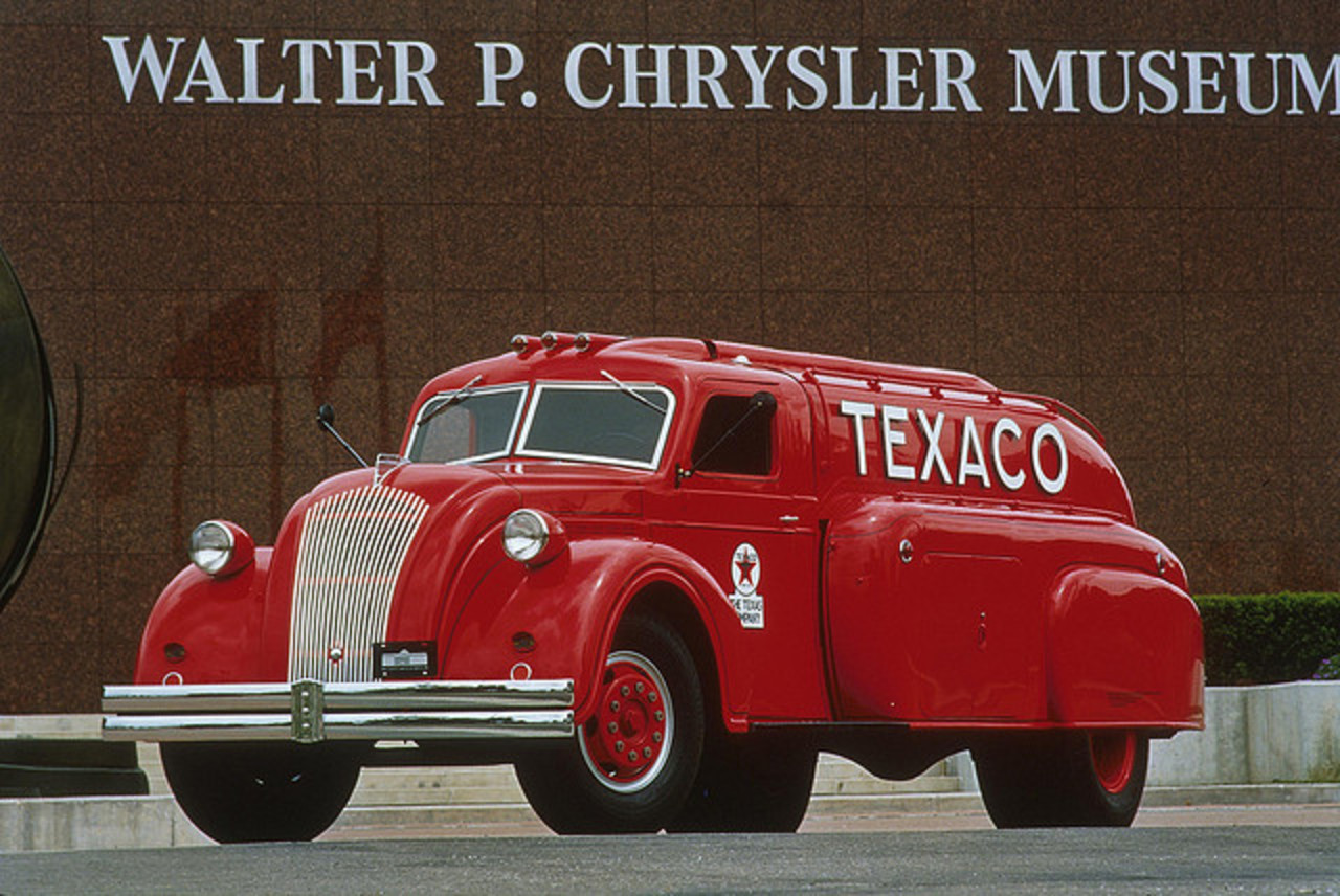 Camion-citerne Dodge Airflow 1938 / Flickr - Partage de photos!
