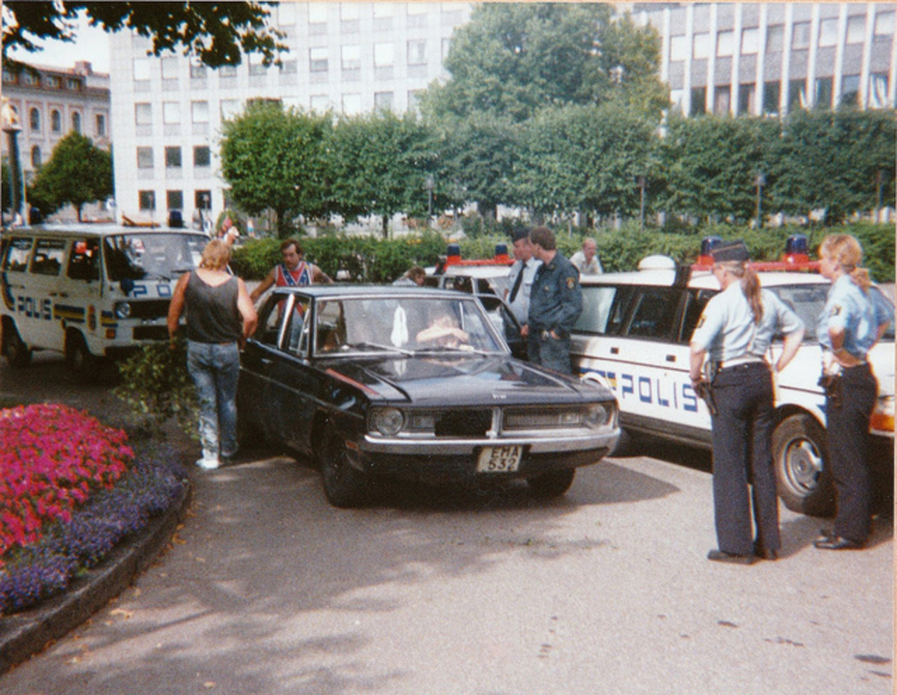 Berline Quatre Portes personnalisée Dodge Dart 1970 / Flickr - Partage de photos!
