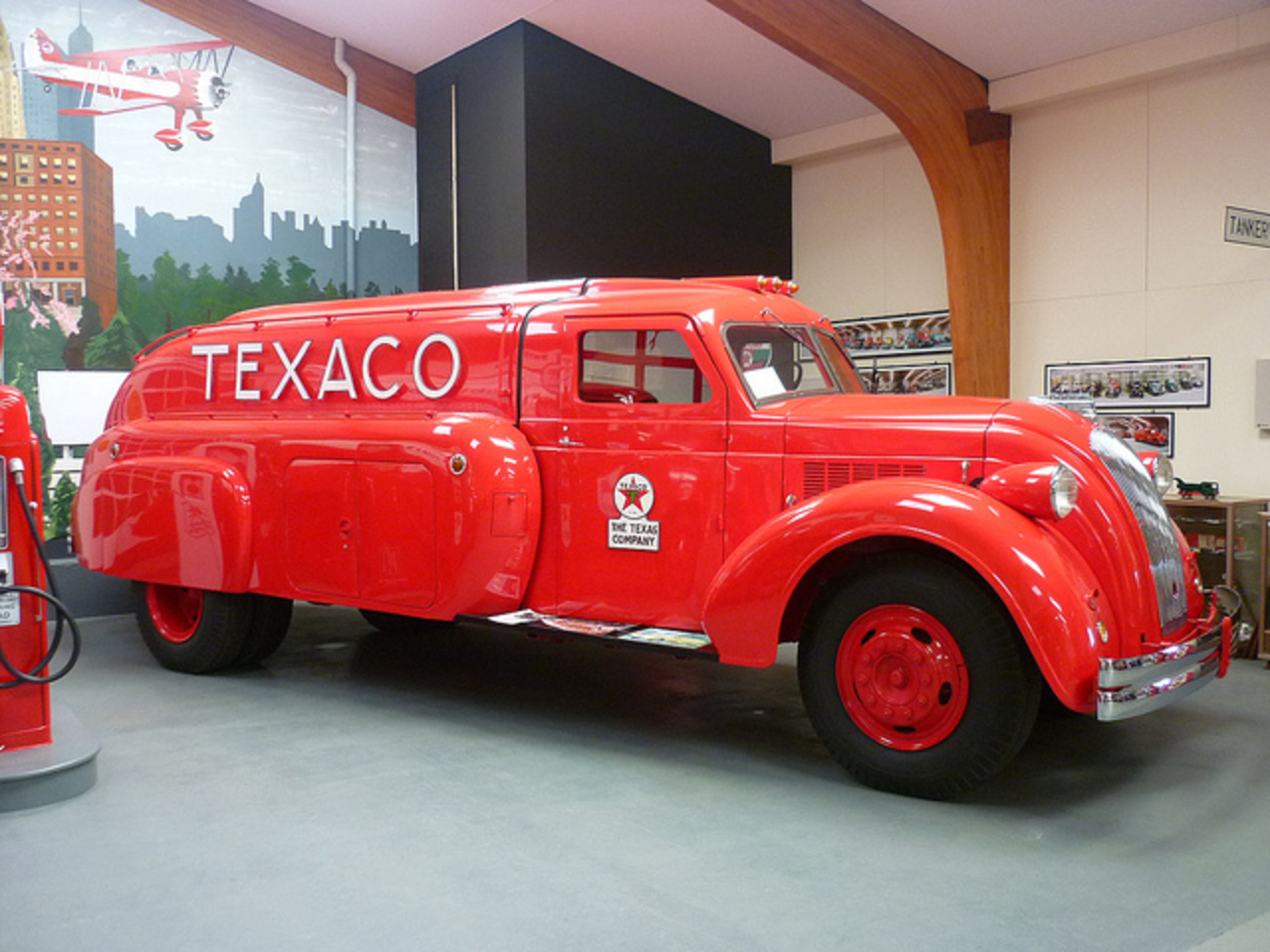 Flickr: La piscine des camions Dodge 1939-1947