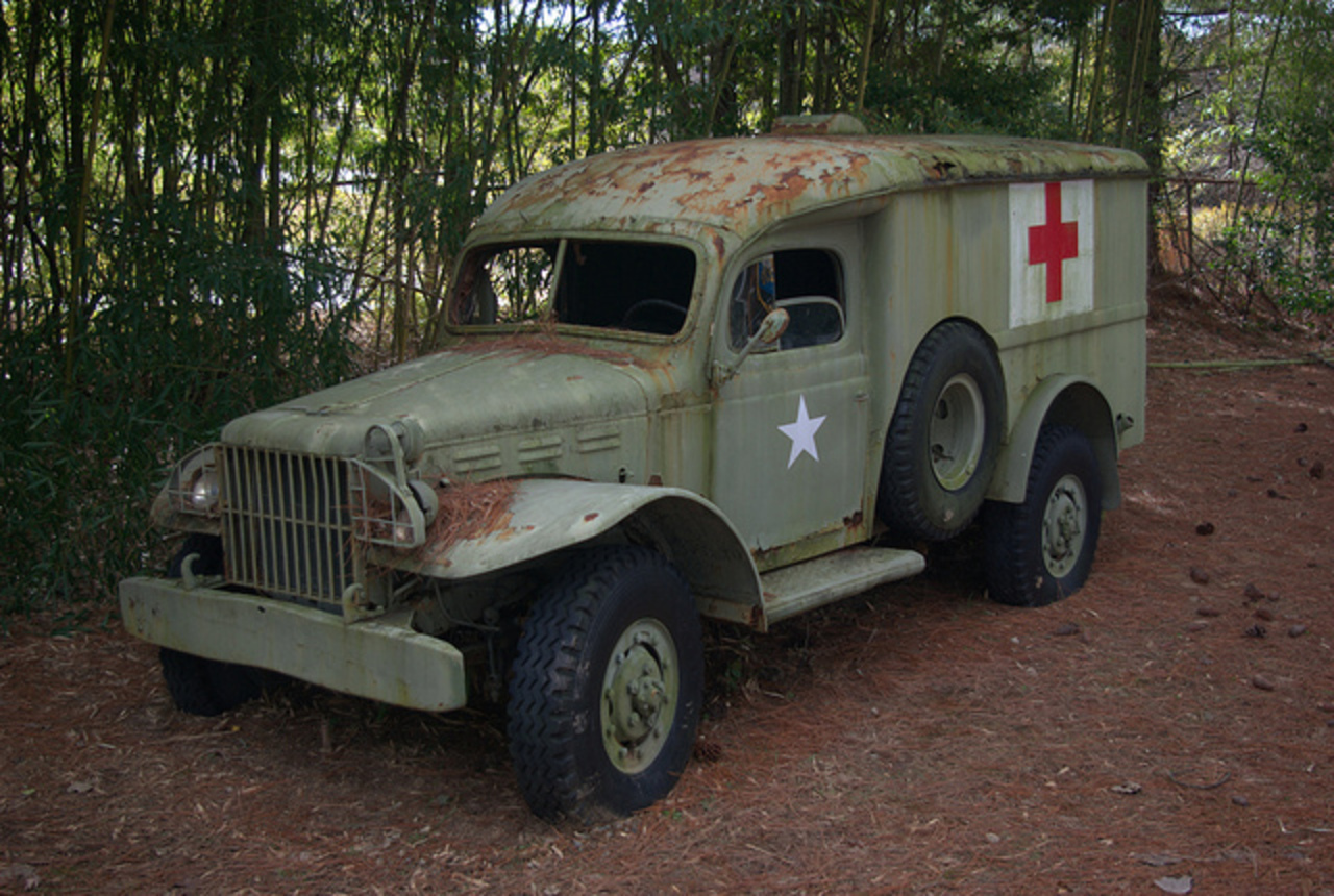 Ambulance militaire Dodge WC-54 / Flickr - Partage de photos!