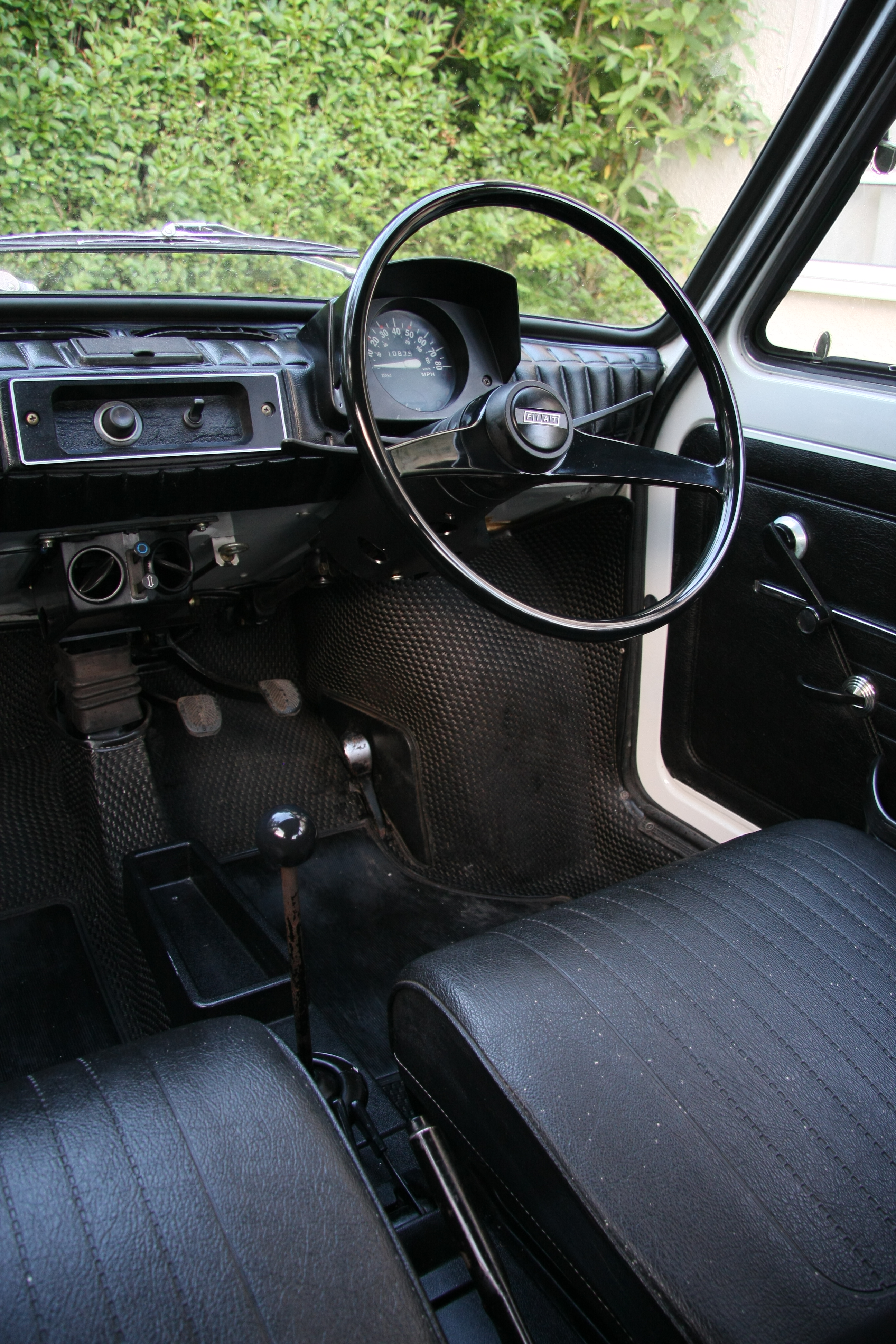 Fiat 126 intérieur 1973 IMG_8635 / Flickr - Partage de photos!