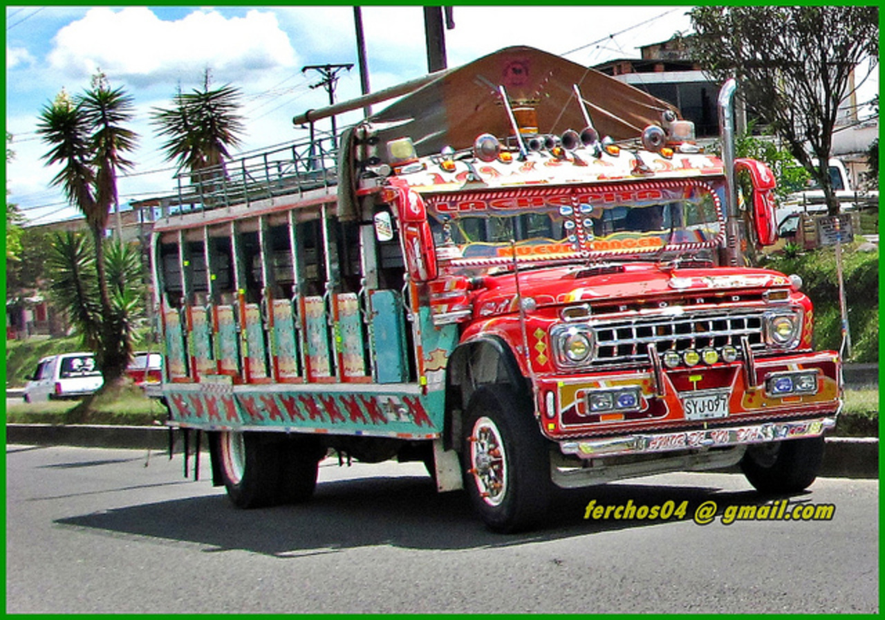 Chiva Colombiana - bus escalera - FORD 600 1965 SYJ 097 / Flickr...