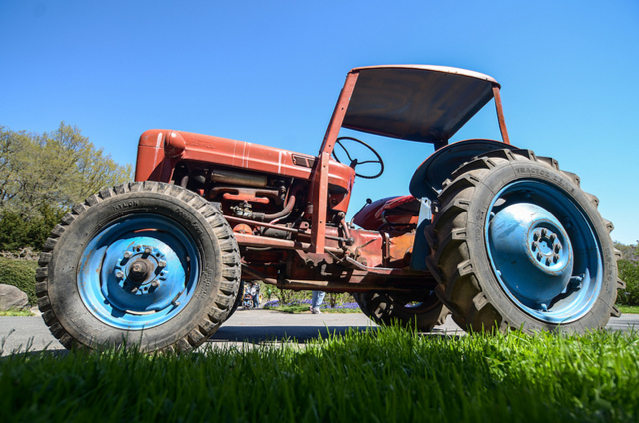 Tracteur Ford 600 / Flickr - Partage de photos!