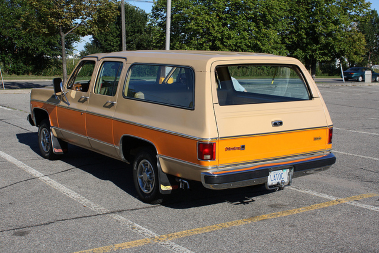 1977 GMC Sierra Classic Suburban Estate | Flickr - Partage de photos!