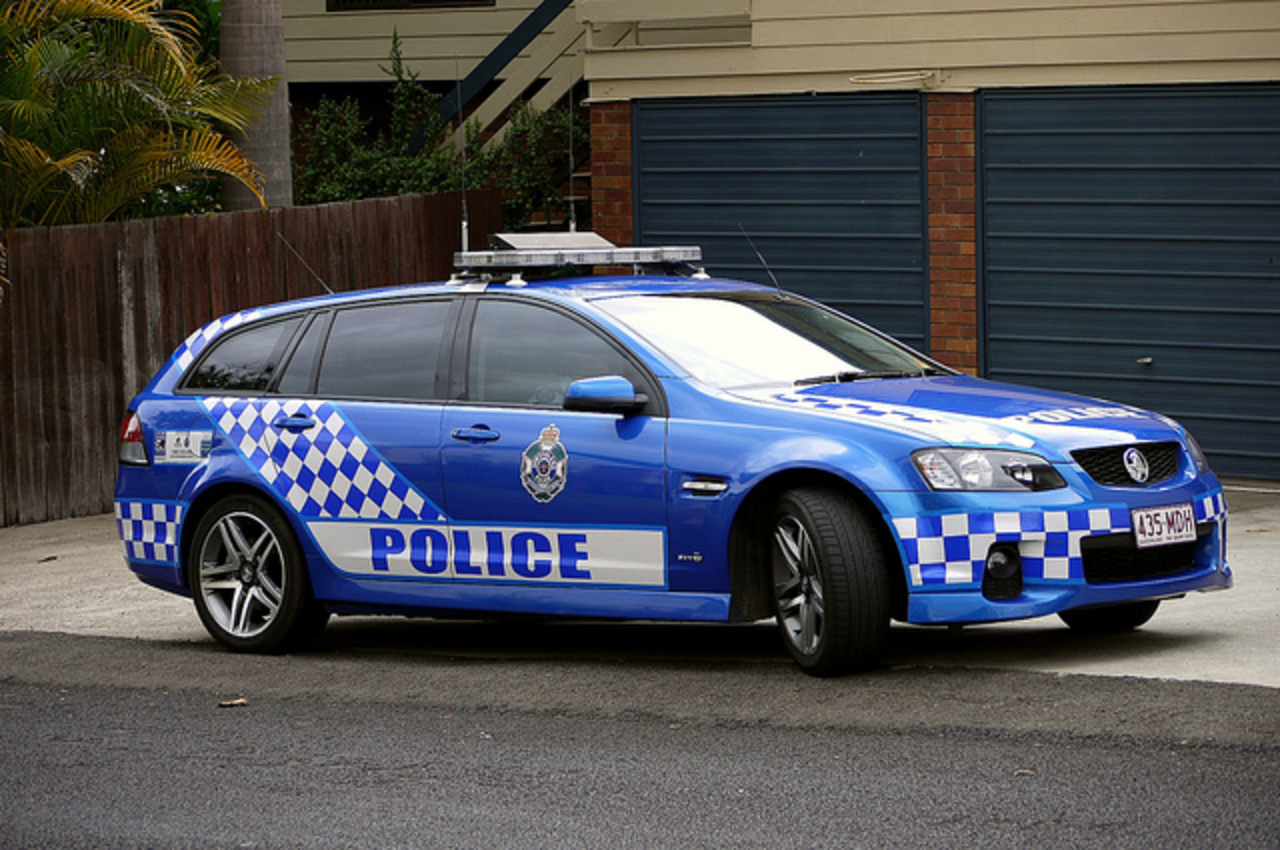 Service de police du Queensland Direction de la circulation Commodore SV6 Sportswagon...