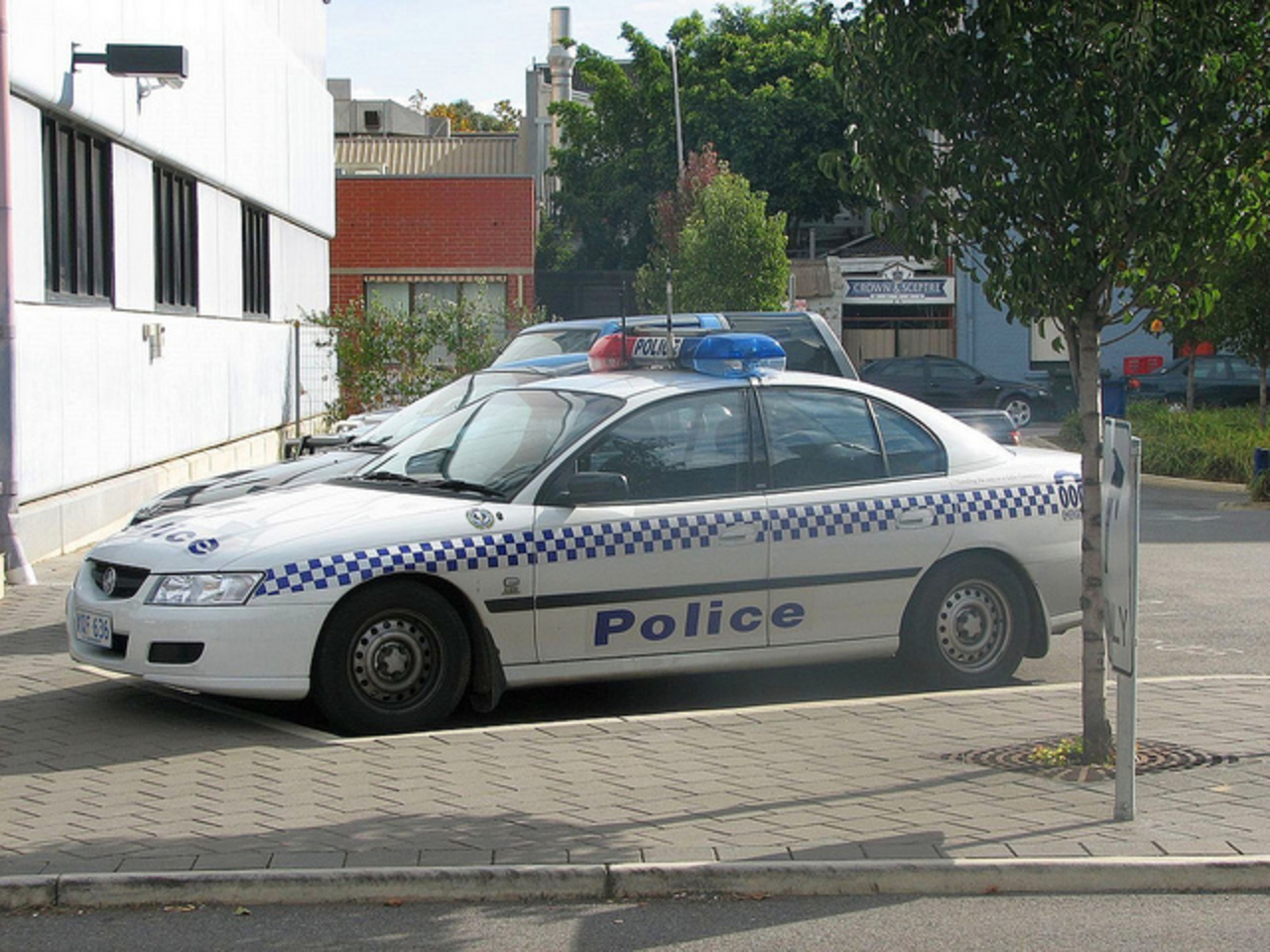 Holden VZ Commodore Voiture de Police Exécutive / Flickr - Partage de photos!