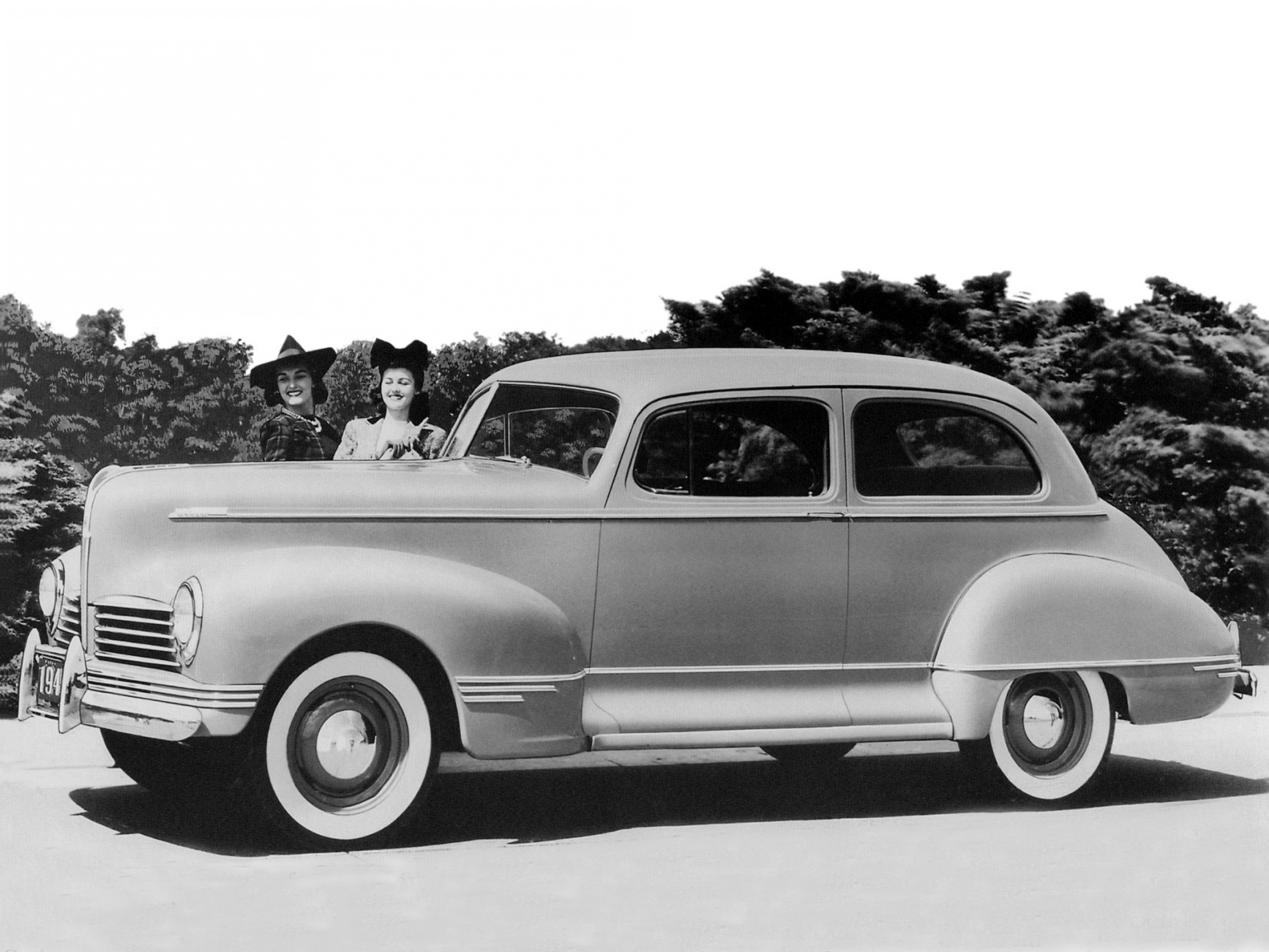 Hudson Deluxe Six Club Sedan 1942 Photo Â