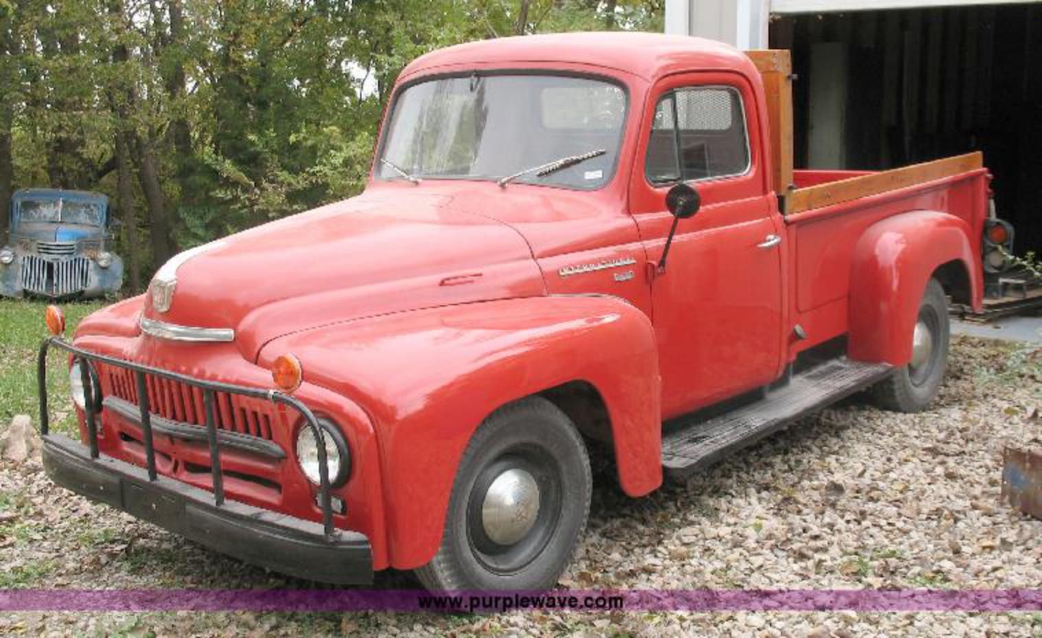 1952 Camionnette internationale de la série R-110 / vente aux enchères sans réserve...