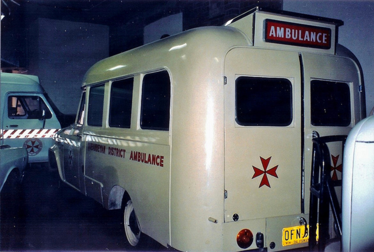 Ambulance internationale AB-110 de 1965 / Flickr - Partage de photos!