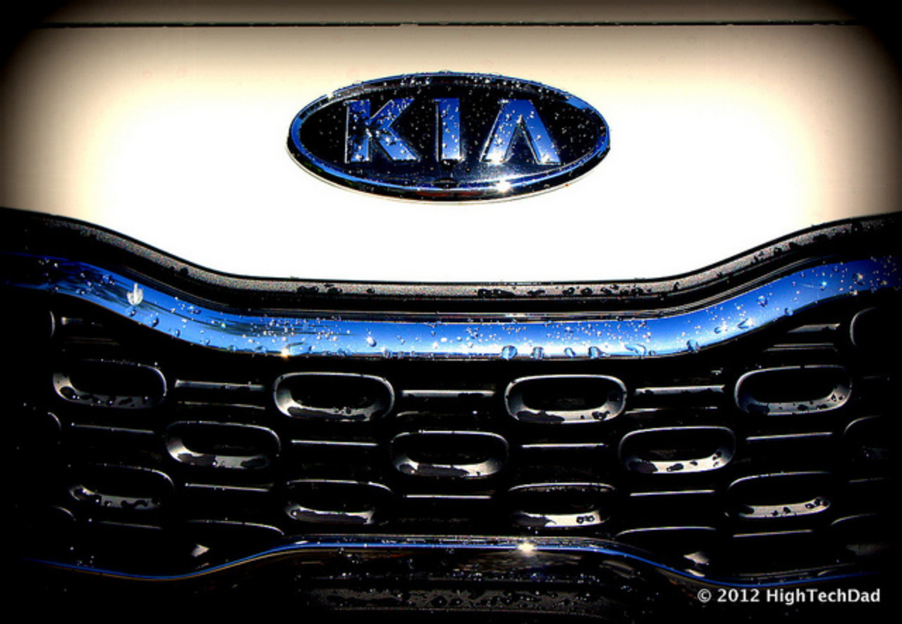 Emblème et gril Kia - Kia Rio SX 2012 / Flickr - Partage de photos!