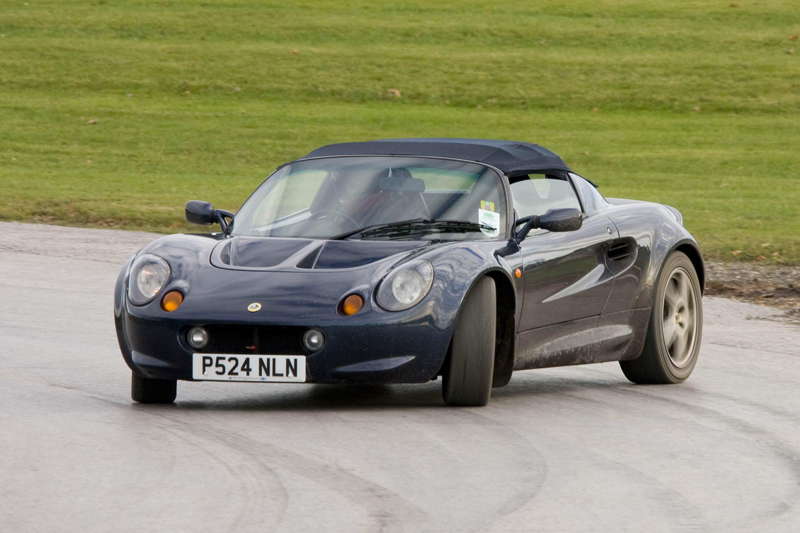 Lotus Elise - Drifting, Oulton Park | Flickr - Partage de photos!