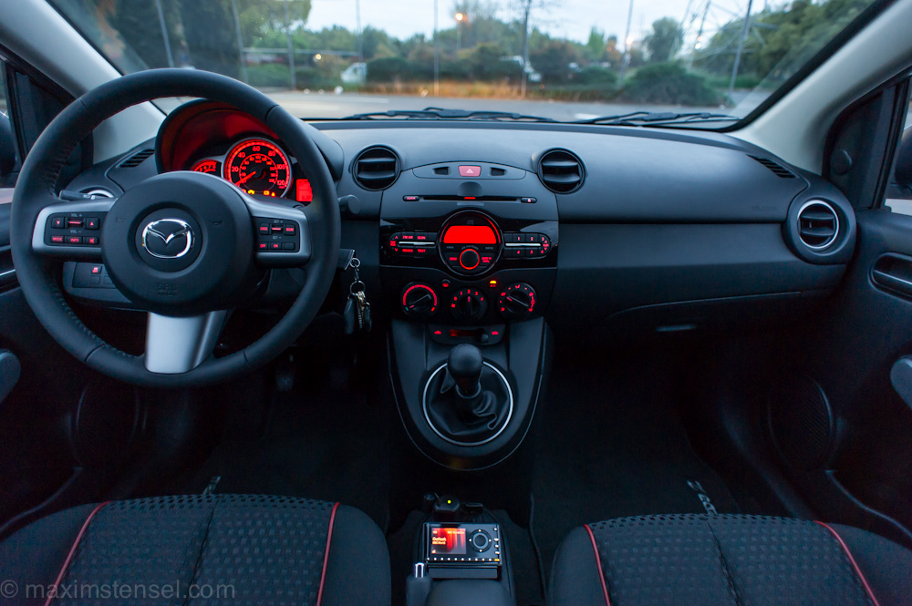 Intérieur Mazda 2 / Flickr - Partage de photos!