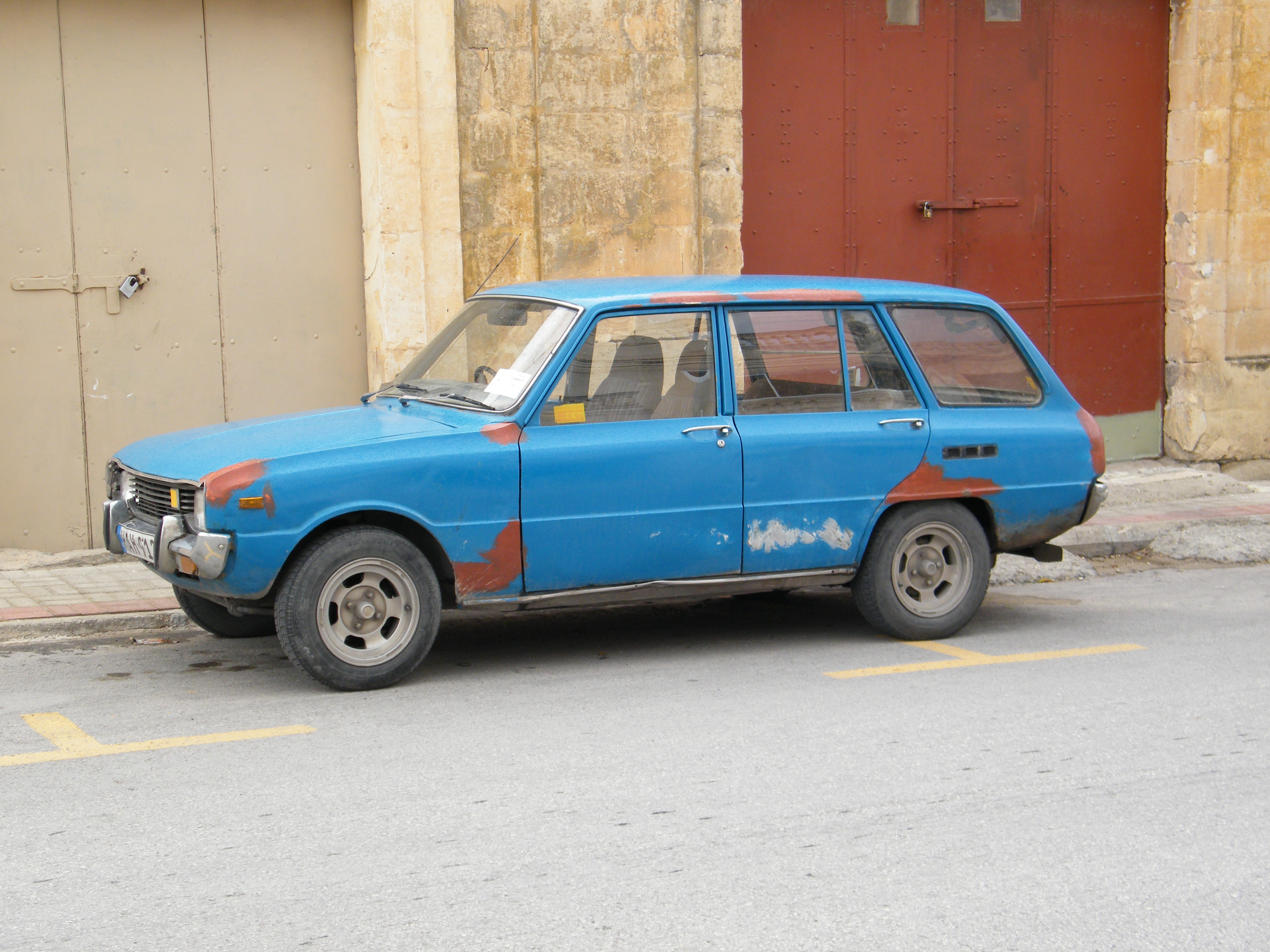Malte 2012 - Mazda 1300 Estate / Flickr - Partage de photos!