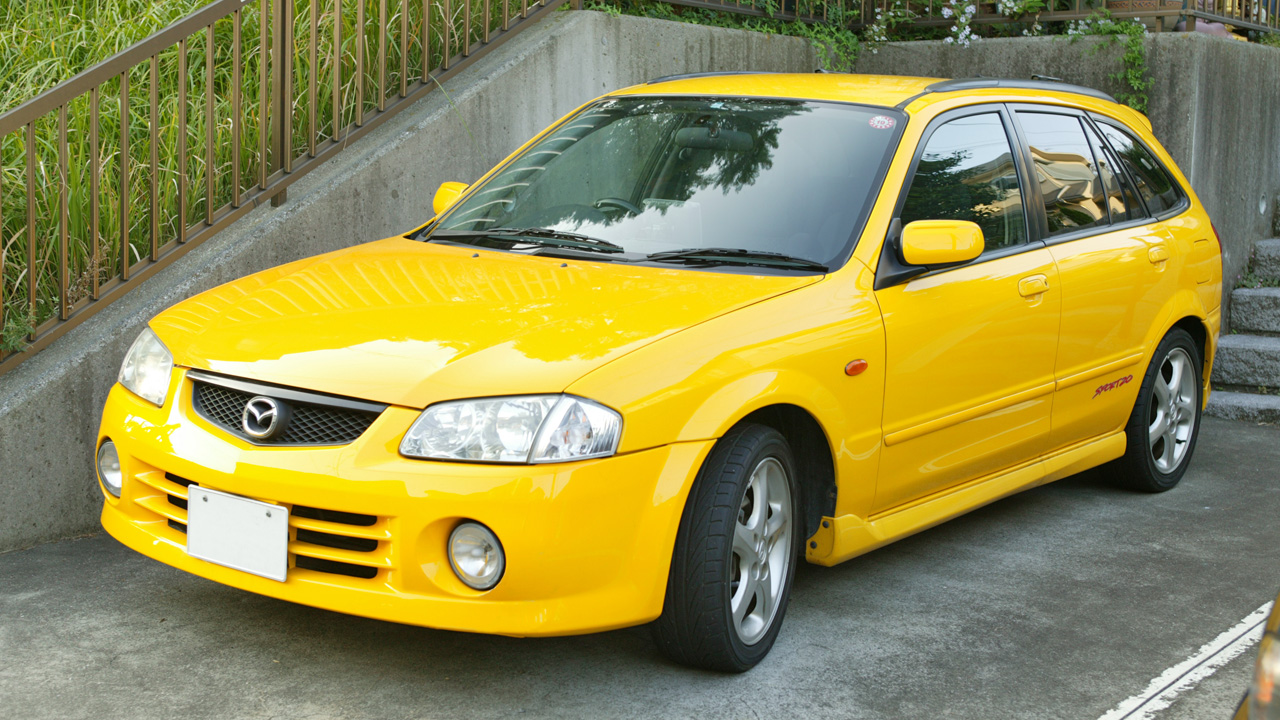 Dossier: Mazda Familia S-Wagon 001.jpg - Wikimedia Commons