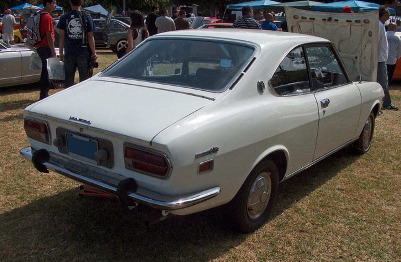 1971 Mazda 616 Coupé arrière 3q / Flickr - Partage de photos!