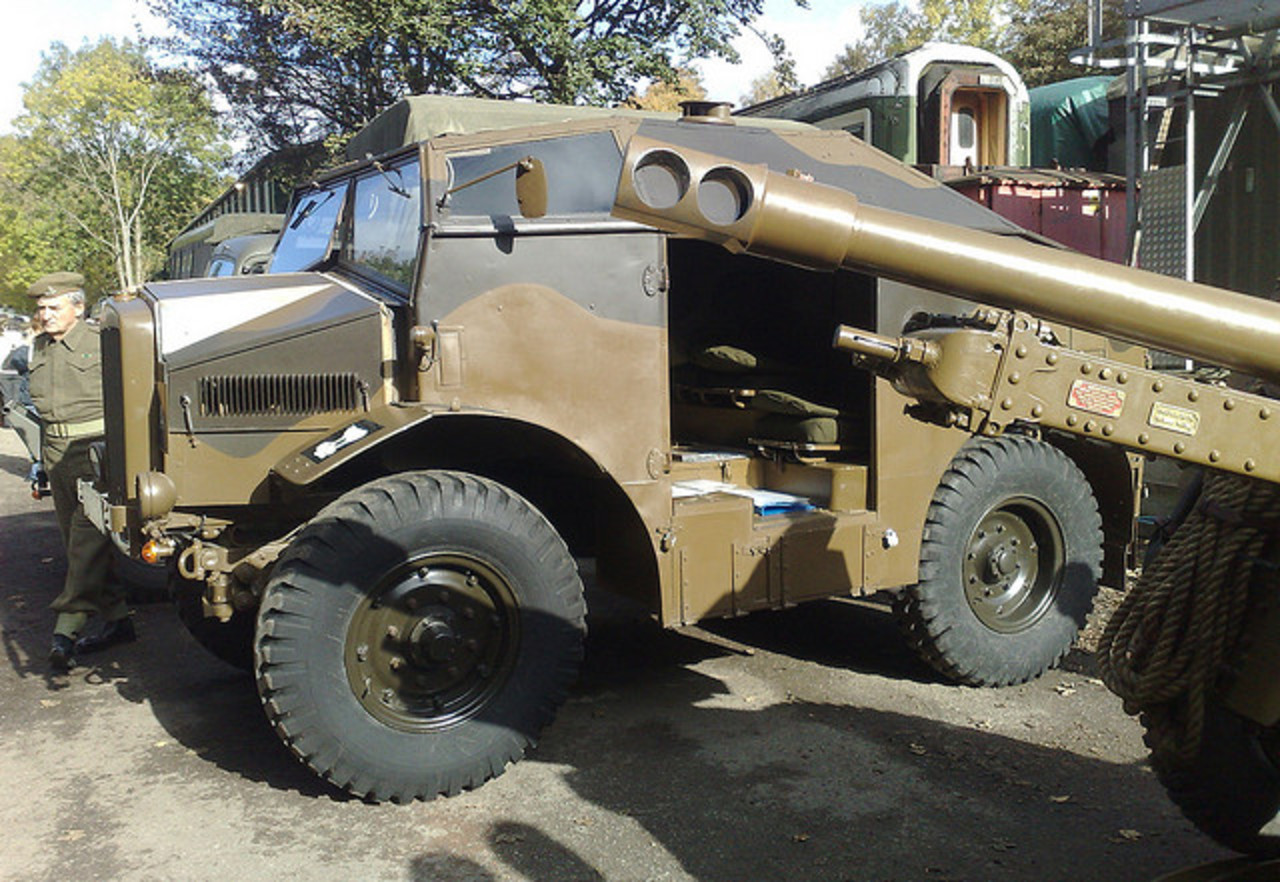Tracteur d'artillerie de campagne Morris Quad