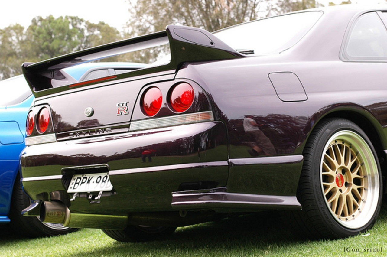 Nissan Skyline R33 GT-R en Violet Nuit / Flickr - Partage de photos!