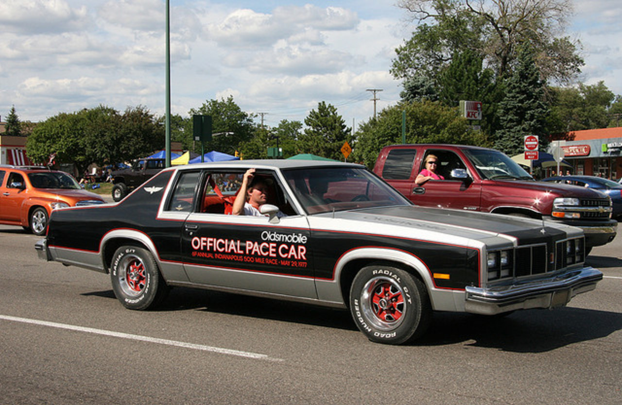 Oldsmobile Delta 88 Pace Car / Flickr - Partage de photos!