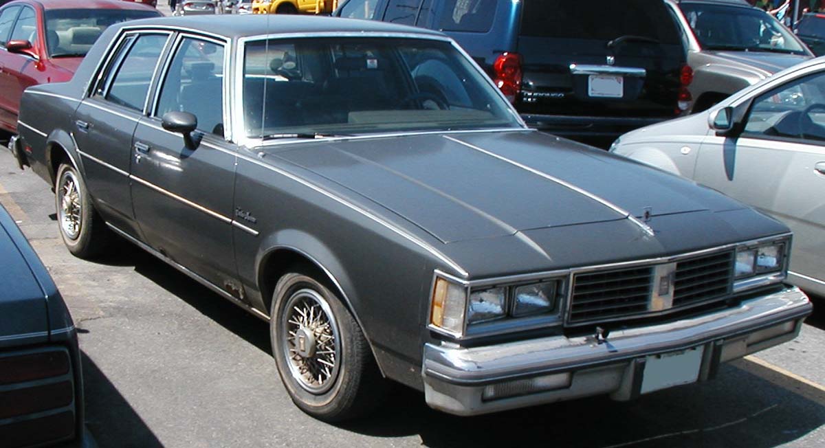 Fichier: Oldsmobile - Cutlass -Supreme.jpg - Wikimedia Commons